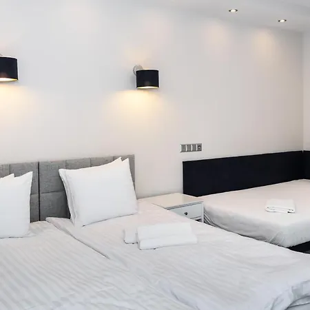 Magnetic Nowogrodzka B Daire *