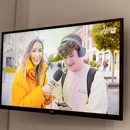 Magnetic Nowogrodzka B *