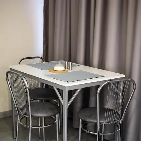 Magnetic Nowogrodzka B