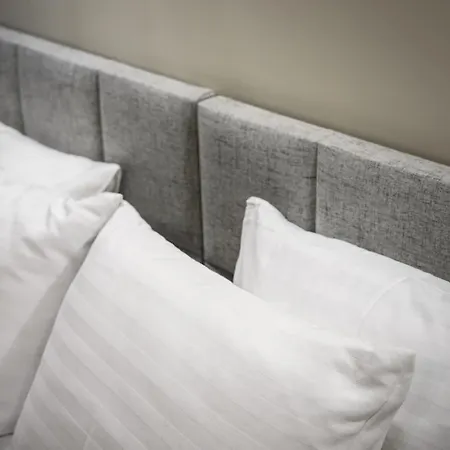 Magnetic Nowogrodzka B