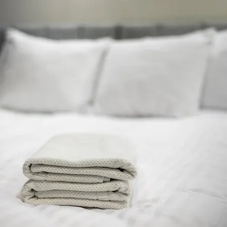 Magnetic Nowogrodzka B *