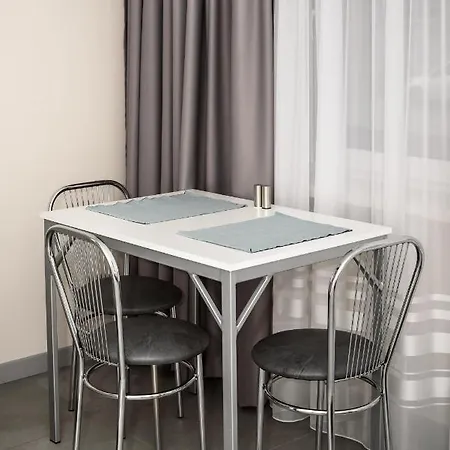 Magnetic Nowogrodzka B * Varsavia