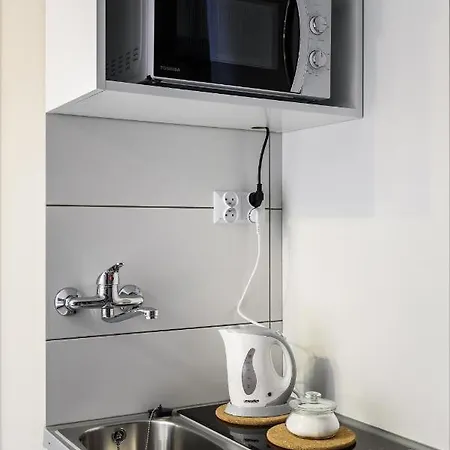 Magnetic Nowogrodzka B *