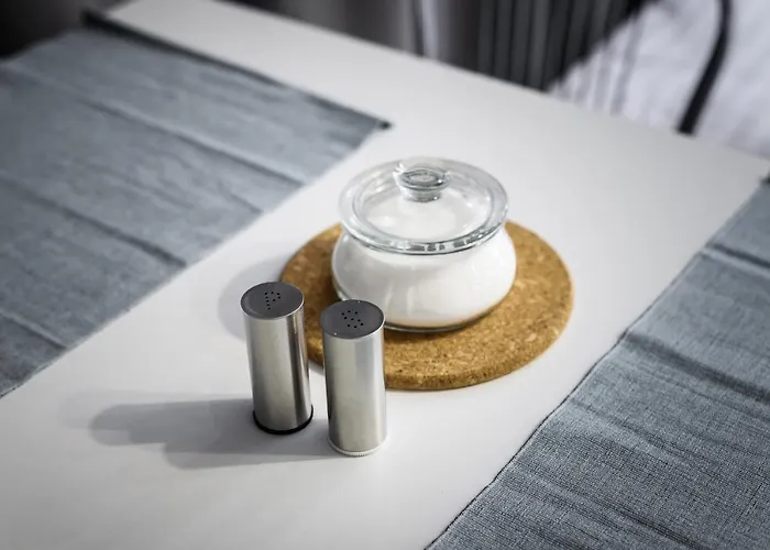 Magnetic Nowogrodzka B * Warszawa