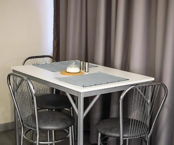 Magnetic Nowogrodzka B